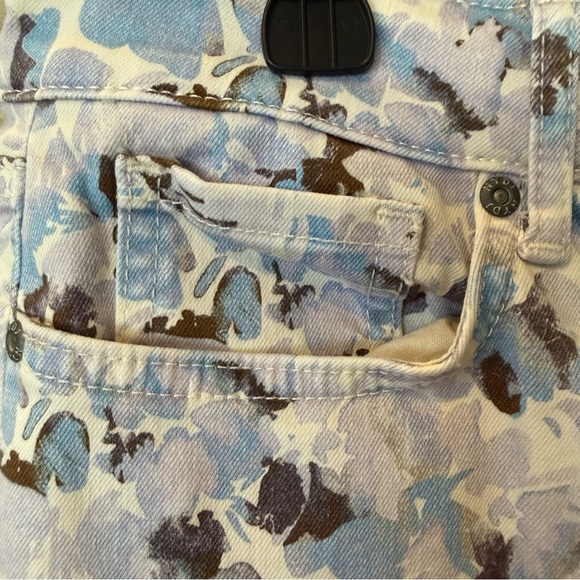 NYDJ Briella 10 Inch Shorts Lift Tuck Technology Briella Stretch - Picture 3 of 10